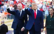 Trump hué lors de la remise du trophée de la Coupe du monde