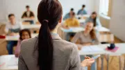 Une maîtresse retrouve son institutrice 34 ans après grâce à un élève