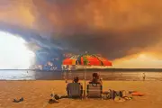 Une photo sur la plage de Lacanau comme miroir de nos contradictions climatiques