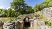 Uzès : un parcours audio-guidé gratuit avec Wivisites pour découvrir la cité ducale