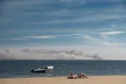 Vacances gâchées par les incendies : tristesse et solidarité