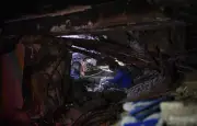 Venezuela : un survivant coincé 8 jours après le séisme, 50 000 disparus