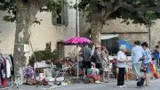 Vide-greniers nocturne réussi à La Cadière-et-Cambo avec 36 exposants