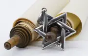 Vol de rouleaux de la Torah à Levallois-Perret : un traumatisme pour la communauté
