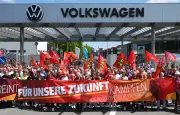 Volkswagen : 50 000 emplois supplémentaires menacés, un plan de restructuration drastique