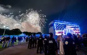 Washington étouffe après un feu d'artifice géant pour les 250 ans des USA