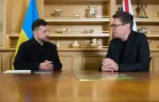 Zelensky au Royaume-Uni pour un accord sur les drones avant Washington