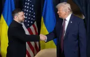 Zelensky relance les discussions avec les émissaires américains pour la paix