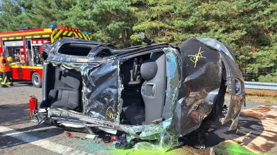 A75 : une voiture fait des tonneaux et finit à 10 m de l'autoroute
