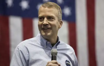 Alaska : trois Dan Sullivan en lice pour un siège de sénateur