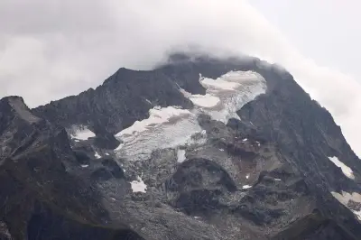 Alpes : 39 % de surface glaciaire perdue, alerte Legambiente