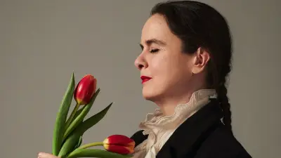 Amélie Nothomb : « L’oiseau, c’est l’animal génial par excellence »