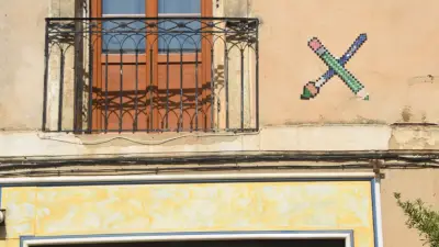Aniane : 44 pixels mystérieux ornent les murs du village