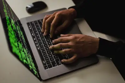 Assistant d'éducation mis en examen pour des milliers d'images pédopornographiques