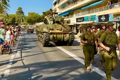 Au Lavandou, les blindés ouvrent le défilé du 15 août