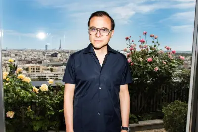 Bertrand Burgalat, le fédérateur chic et érudit d'une bande de camarades