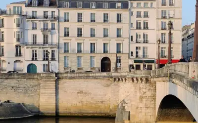 Bibliothèque polonaise de Paris : une Petite Pologne sur l'île Saint-Louis