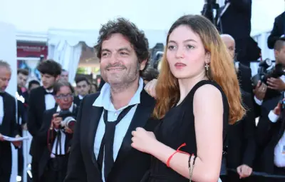 Billie Chedid assume son statut de « nepo baby » et ses privilèges