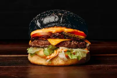 Black & White Burger, l'enseigne des youtubeurs, ouvre à Cap3000