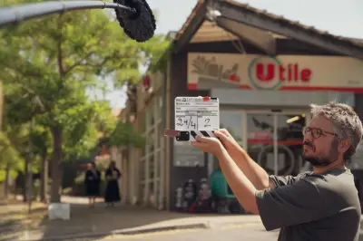 Bras, décor du nouveau film d'Alex Lutz avec Catherine et Liliane