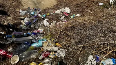 Béziers : Benoit Schumann alerte sur des tonnes de déchets aux abords de l'A9 et l'A75