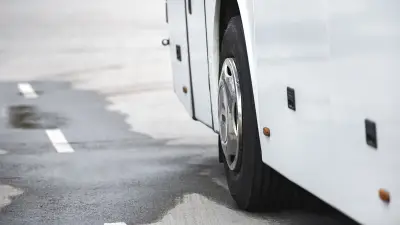 Cameroun : 16 morts dans une collision entre un bus et un camion