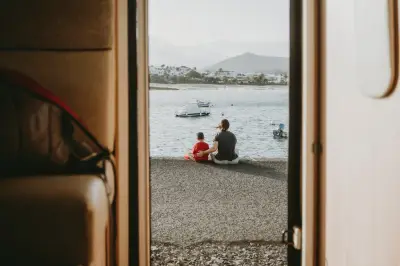 «Camping» de Lavinia Braniste : fille d'exils, la littérature comme refuge