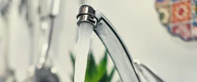 Canicule : l'eau du robinet reste-t-elle potable quand il fait très chaud ?