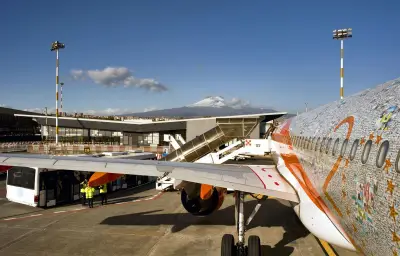 Catane rouvre son aéroport après une semaine de fermeture liée à l'Etna
