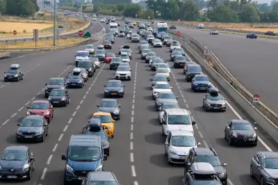Chassé-croisé: plus de 300 km de bouchons dès 09H30 ce samedi