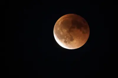 Éclipse de lune : un astre rougeâtre visible ce vendredi