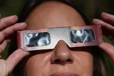 Éclipse du 12 août : lunettes ISO indispensables, ruptures de stock à prévoir
