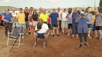 Éclipse solaire à Aguessac : les aînés et vacanciers émerveillés