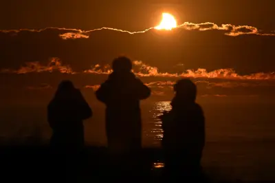 Éclipse solaire du 12 août 2026 : quatre réflexes à adopter