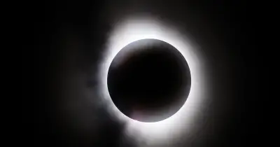 Éclipse solaire : les réseaux électriques européens en alerte