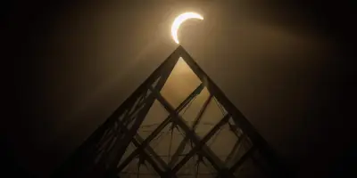 Éclipse solaire : revivez le phénomène astronomique mondial