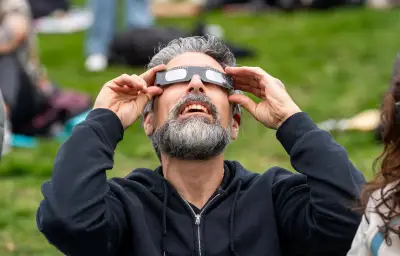 Éclipse solaire : risques de cécité sans lunettes spéciales