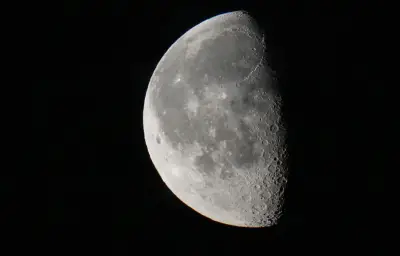 Collision rare d'une fusée SpaceX avec la Lune mercredi