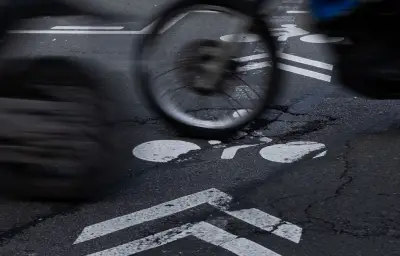Cycliste poignardé à Paris après un différend routier