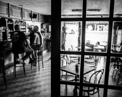 Dernier café au village sans bar : des habitants isolés