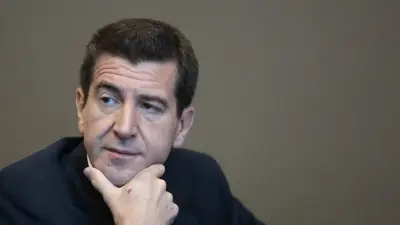 Dette française : l'idée d'annulation de Pigasse et Mélenchon face aux obstacles