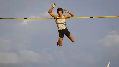 Duplantis et Karalis offrent le plus haut concours de perche de l'histoire