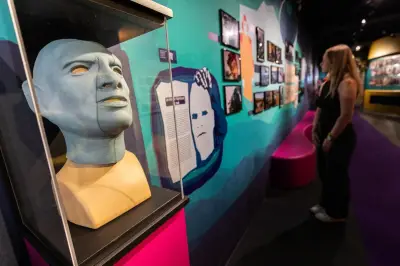 Expositions du Var : Fantomas, design textile et Bardot en vedette