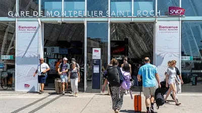 Face aux bouchons, le train séduit les vacanciers à Montpellier