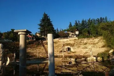 Faux théâtre romain : 28 mois de prison pour l'arnaqueur italien