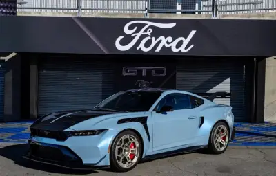 Ford Mustang : une version 4 portes « Mach 4 » en préparation ?