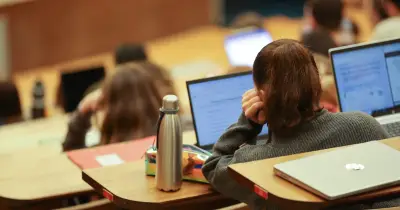 Frais d'inscription en hausse : le rapport qui divise