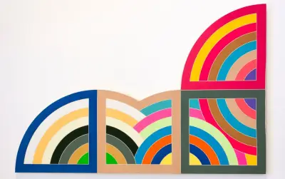 Frank Stella à Saint-Étienne : rétrospective d'un parcours abstrait
