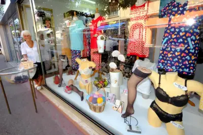 Gigi Caratini, 90 ans, reine du commerce à Juan-les-Pins, ouvre toujours sa boutique