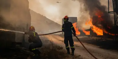 Grèce : incendie près d'Athènes maîtrisé, des milliers d'évacués